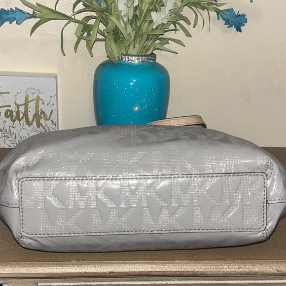 Michael Kors Jet Set Chain Tote EUC - Picture 6 of 12